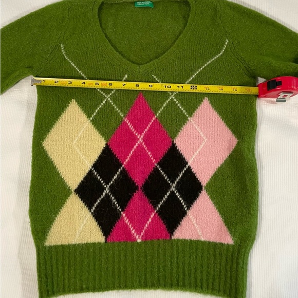 Benetton of Croatia women’s green argyle v-neck sweater - Picture 4 of 7